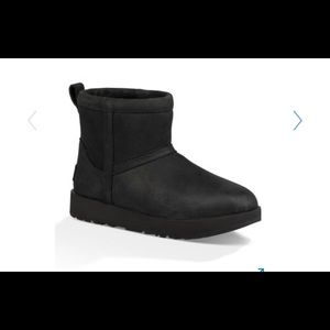 💕UGG CLASSIC MINI SHEARLING BOOT! NWOB 💕